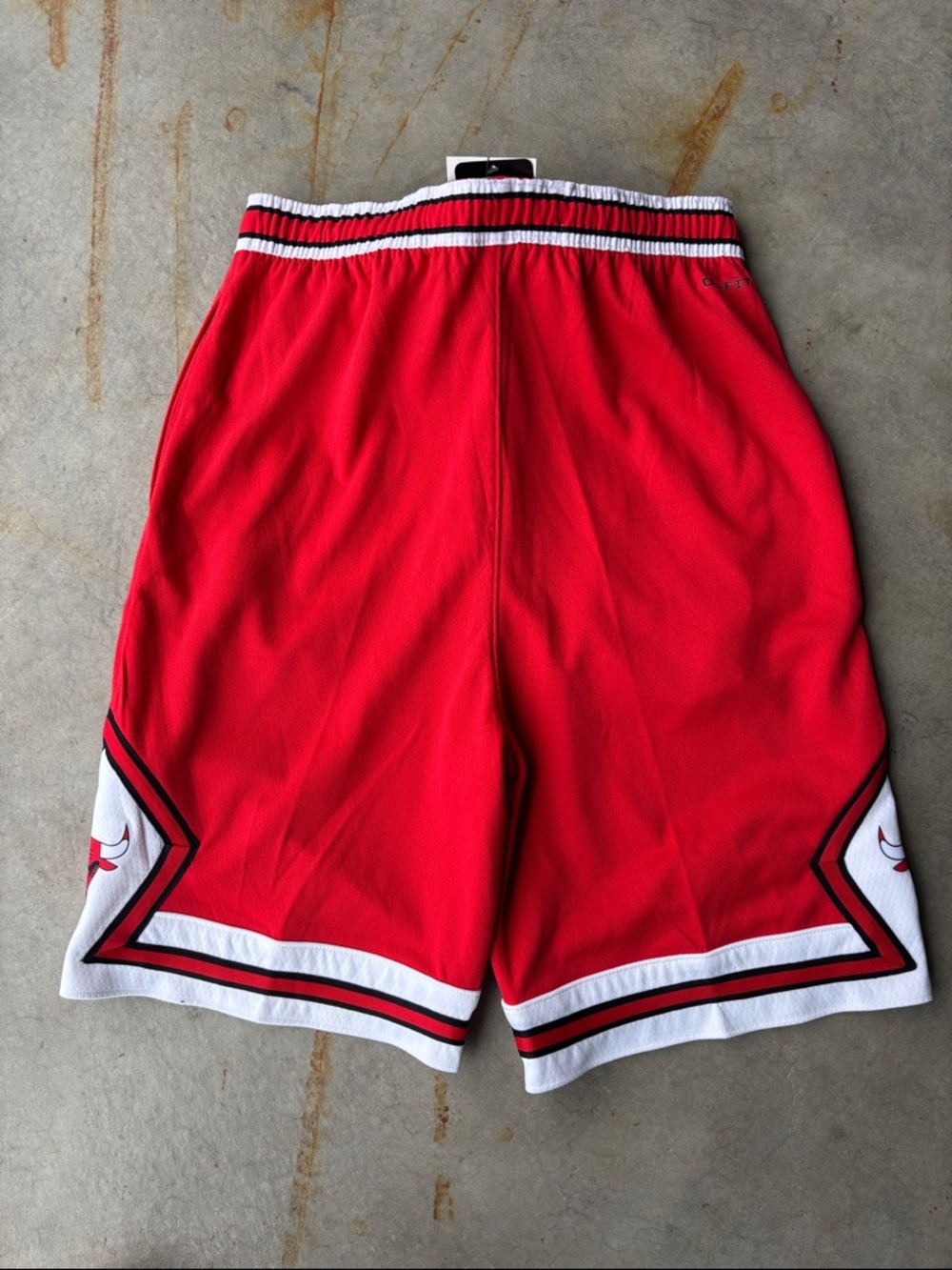 Nike NBA Chicago Bulls Swingman Dri-fit Basketball Shorts Youth size XL - Picture 5 of 6